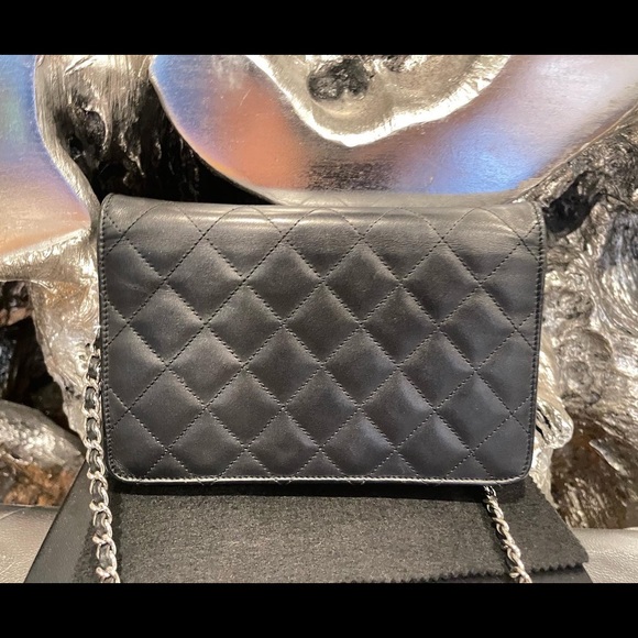 Chanel Wallet on Chain WOC Crossbody - Picture 8 of 9